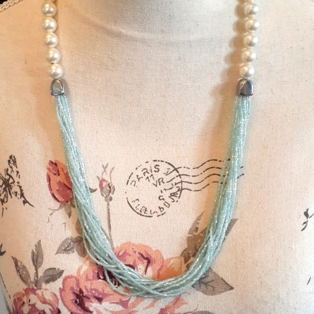 % Vintage Pearl and blue seed bead Necklace